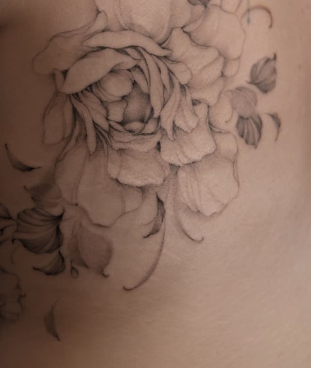 Nia Tattooing — fine line