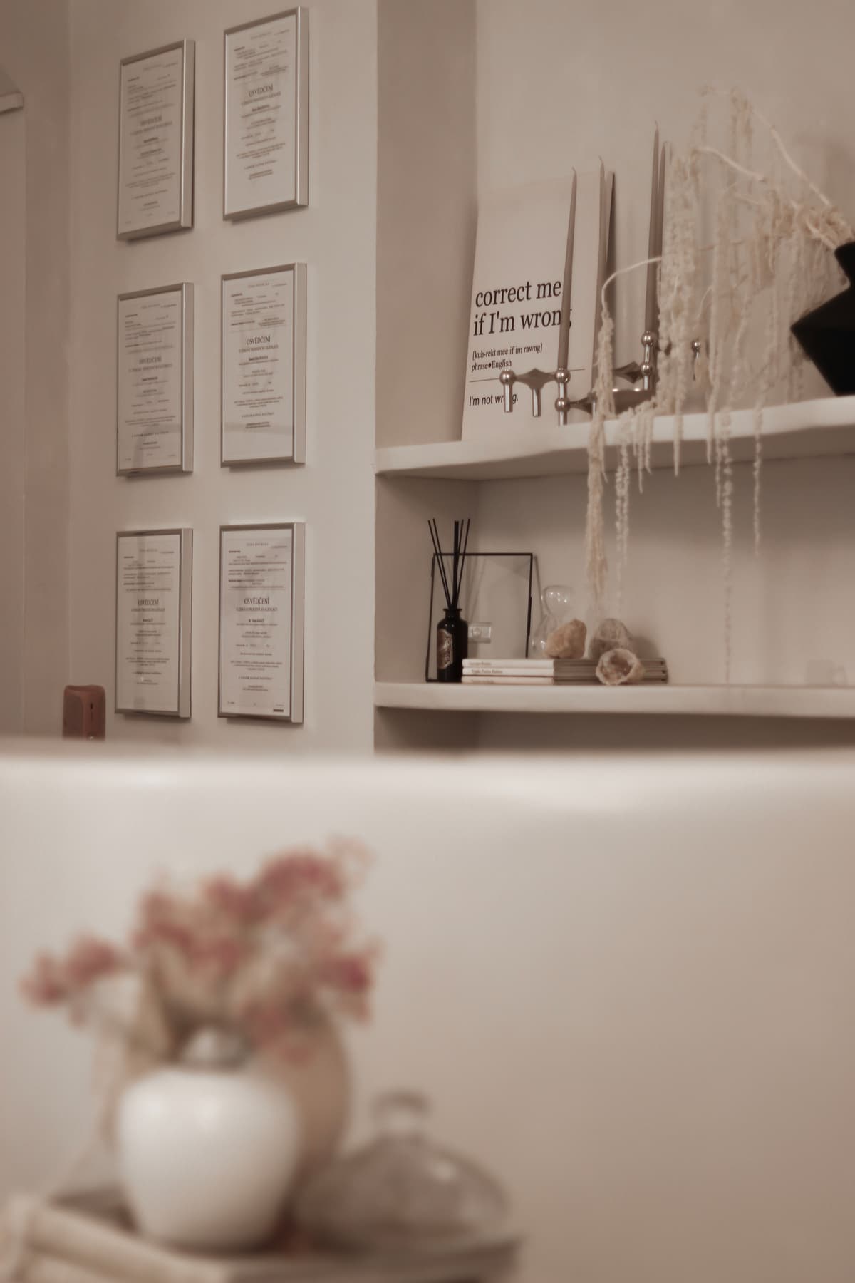Studio POÈNE — certifikáty a interiér