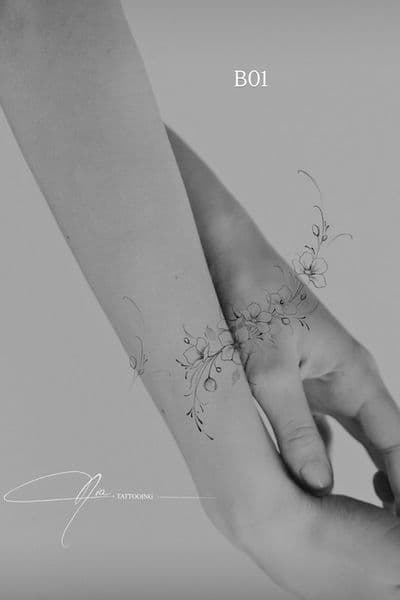 Fine line tattoo design 14 — Nia Tattooing